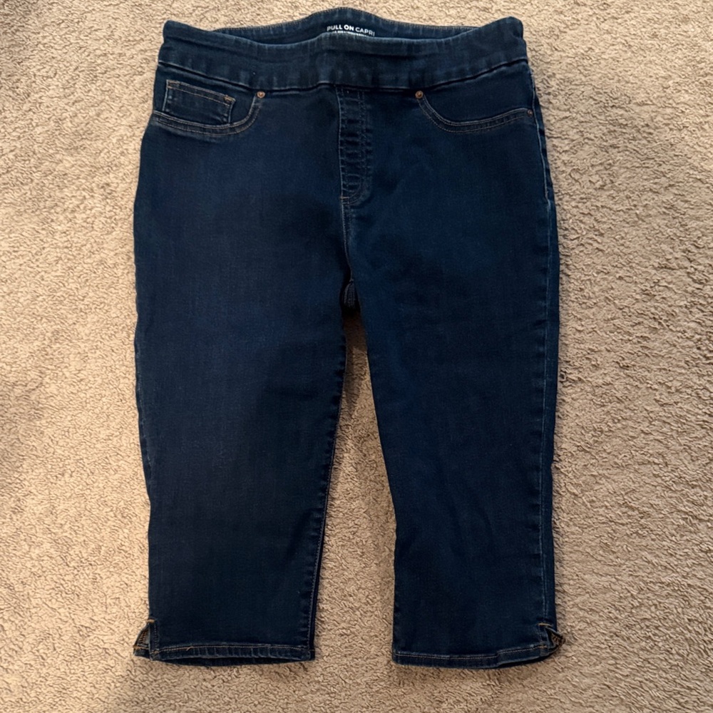 Chico's Dark Blue Cropped Jeans